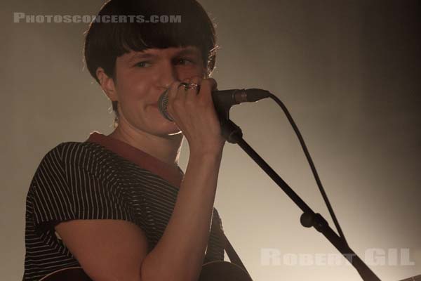 BIG THIEF - 2017-10-31 - PARIS - Cafe de la Danse - Adrianne Elizabeth Lenker